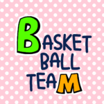 ピンク色の水玉模様にポップな文字「BASKETBALLTEAM」のロゴあり