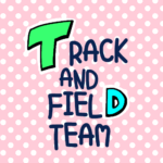 ピンク色の水玉模様にポップな文字「TRACKandFIELDTEAM」のロゴあり