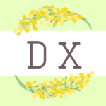 鉛筆画風の優しい雰囲気のミモザの花束のリースのイラスト「DX」のロゴあり