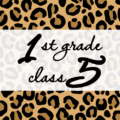 クールでかっこいいヒョウ柄に「1stgrade class5」のロゴあり