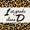 クールでかっこいいヒョウ柄に「1stgrade classD」のロゴあり