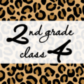 クールでかっこいいヒョウ柄に「2ndgrade class4」のロゴあり