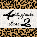 クールでかっこいいヒョウ柄に「4thgrade class2」のロゴあり