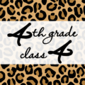 クールでかっこいいヒョウ柄に「4thgrade class4」のロゴあり