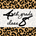 クールでかっこいいヒョウ柄に「4thgrade class8」のロゴあり