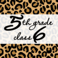 クールでかっこいいヒョウ柄に「5thgrade class6」のロゴあり