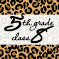 クールでかっこいいヒョウ柄に「5thgrade class8」のロゴあり